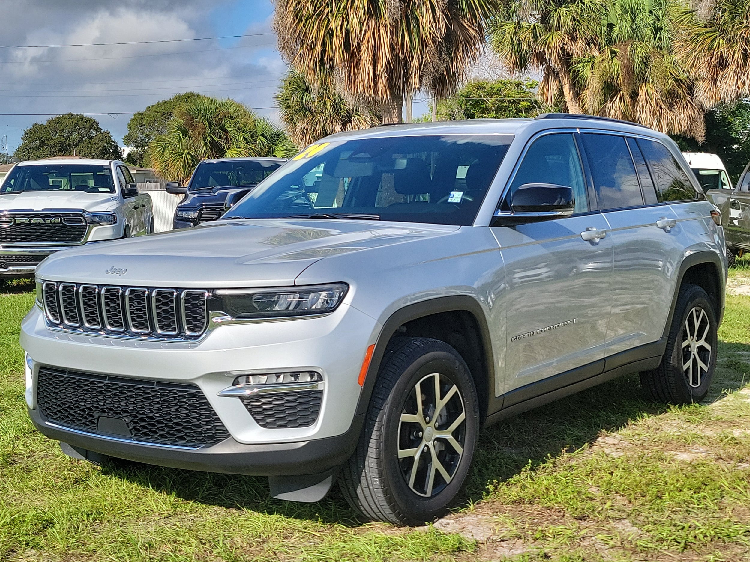 jeep grand cherokee 2024 1C4RJGBG6R8576472 image jeep grand cherokee 2024 1C4RJGBG6R8576472 image